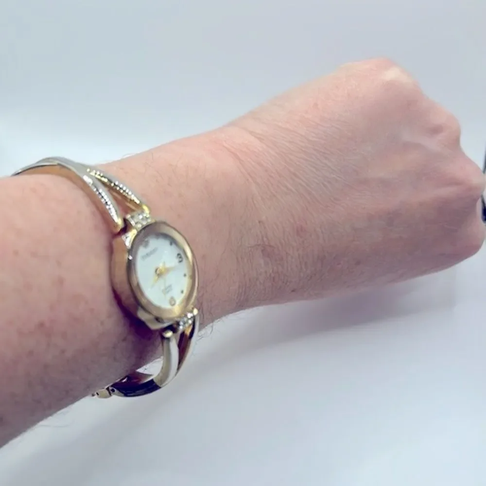 Working! Ladies Vintage Embassy Dainty Twist Band Watch